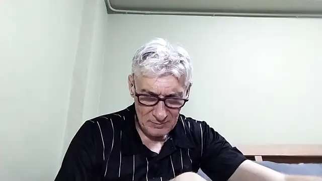 BIGUNCUTHARDCOCK live sex cam