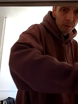 CrookedBunk3527 live sex cam