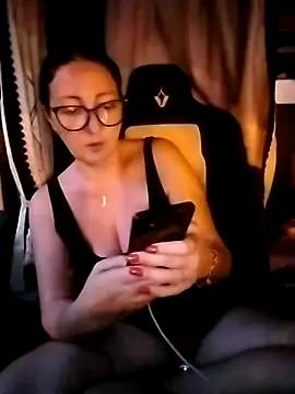 Milfa_nimfomana live sex cam