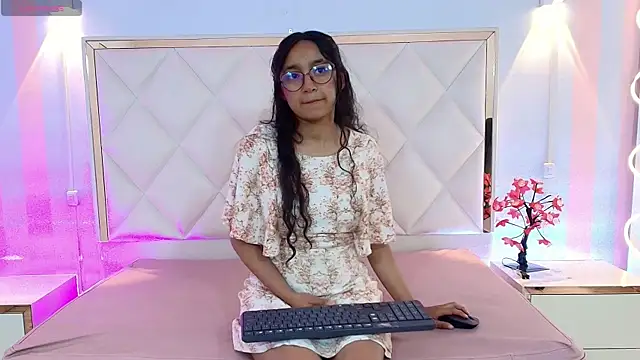 rosee_tay1's cam snapshot