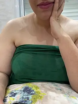 Bold-arabic-vibes's cam snapshot