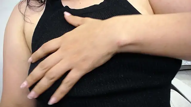 kara_vega_'s cam snapshot