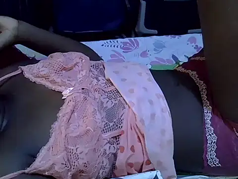 Adaline-Paris's cam snapshot