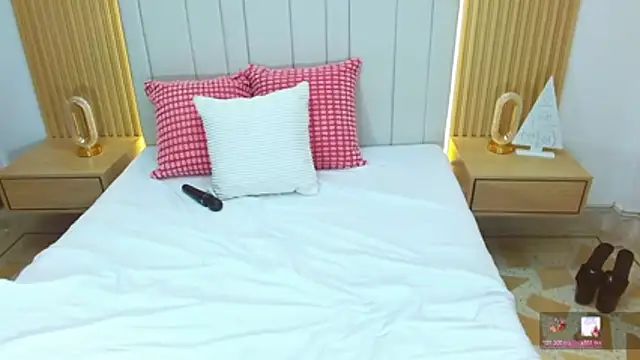 WildScarlet live sex cam