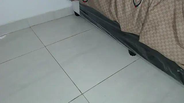 Belle2556's cam snapshot