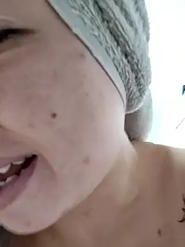 Kitty_Melodi live sex cam