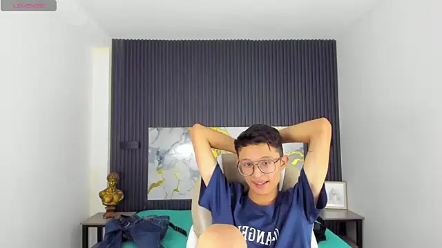 SantiagoRusso18 live sex cam