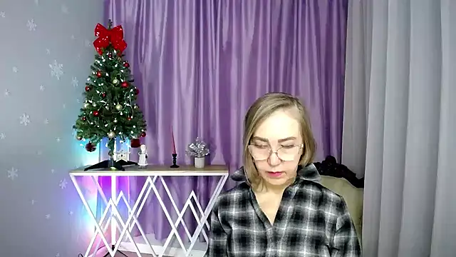 queen_a_n_i's cam snapshot