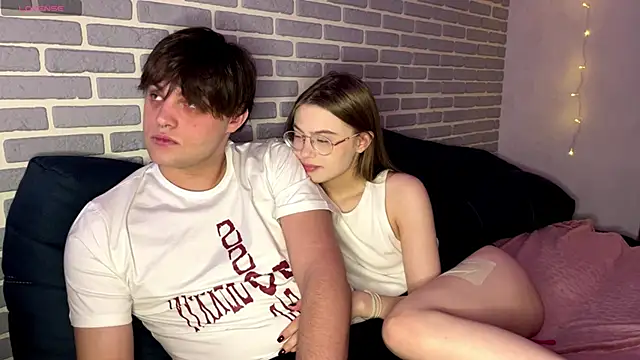 fetchingcouplee's cam snapshot