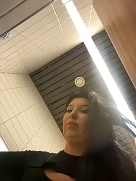 Tisha_Busty live sex cam