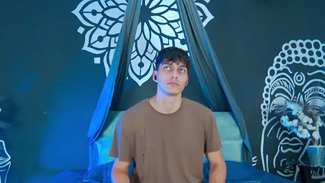 AlessioVitale's cam snapshot