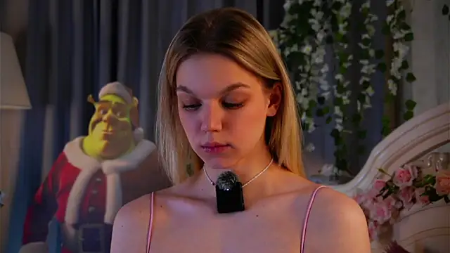 EdlinAlliston's cam snapshot