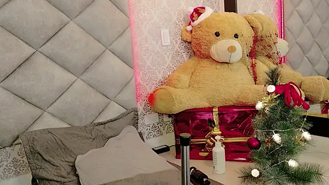 CARO_ADAMS1's cam snapshot