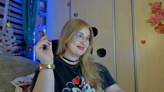 CoraSwon's cam snapshot