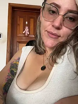 CurvyLust_x's cam snapshot