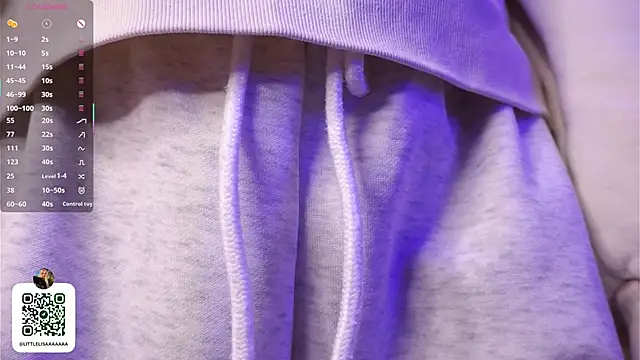 ElizzaBed's cam snapshot