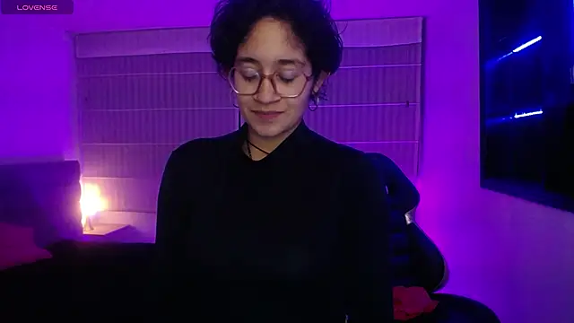 Lili_Gomez_'s cam snapshot