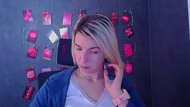 Lana_Foxyy's cam snapshot