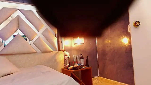 bella_volup's cam snapshot