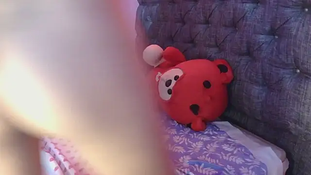 luna_summer's cam snapshot