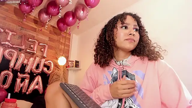 Emily_brown04 live sex cam