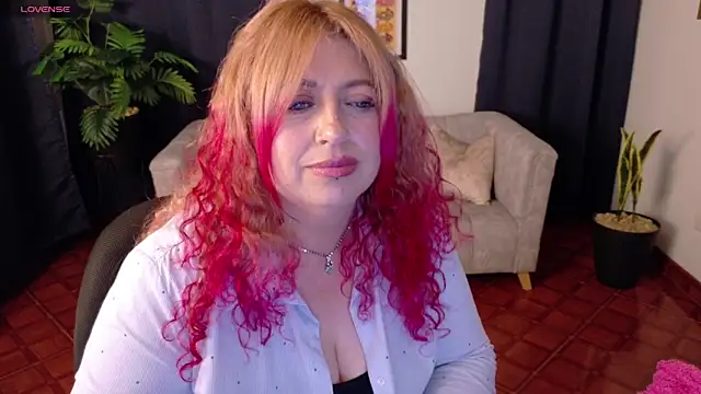 MilfArlet's cam snapshot