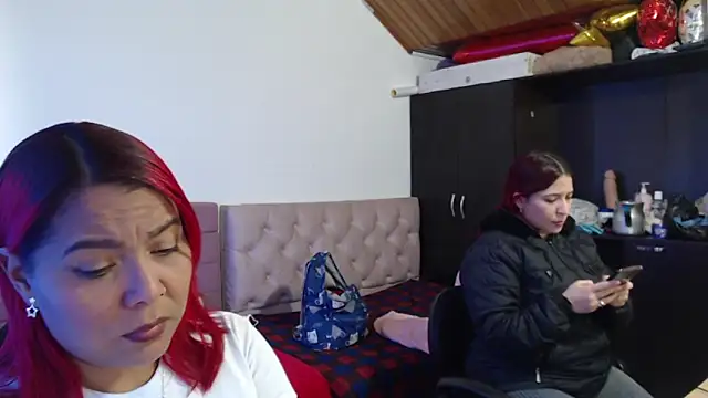 LITTLEKITTY19 live sex cam