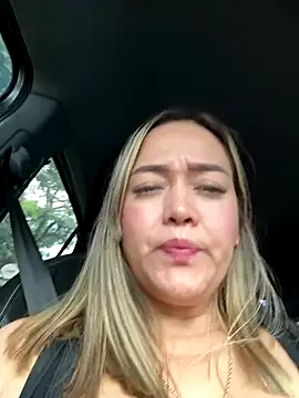 Danielavegax live sex cam