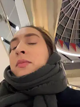 Holly_Play live sex cam