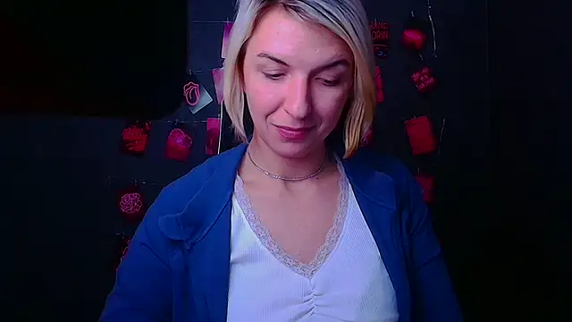 Lana_Foxyy's cam snapshot