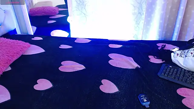 britany_teen18's cam snapshot