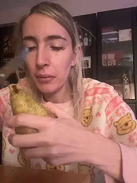 BarbieBlondieGirl's cam snapshot