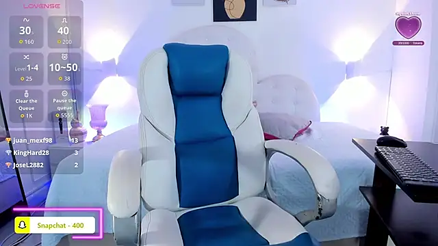 BlondeLesly's cam snapshot