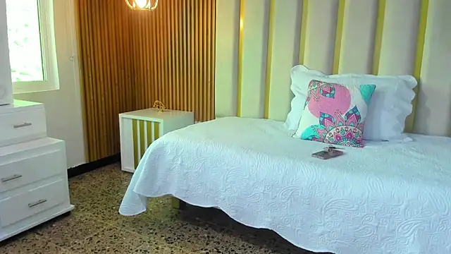 Karla_Cutte_'s cam snapshot