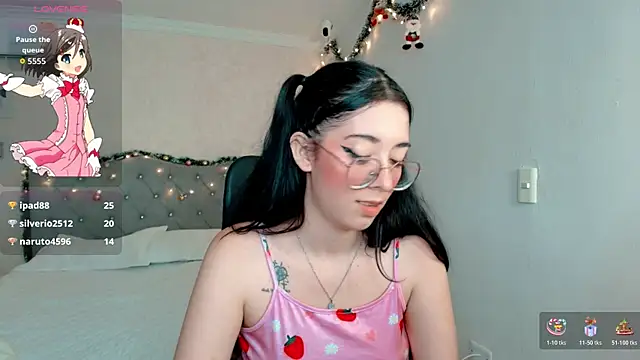 emmalove_doll's cam snapshot