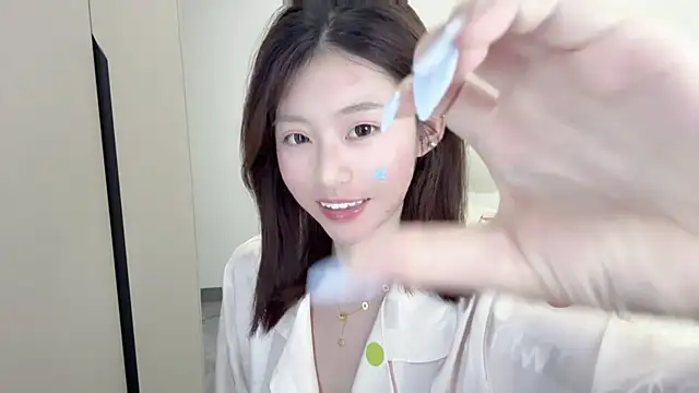 QQoooo-'s cam snapshot