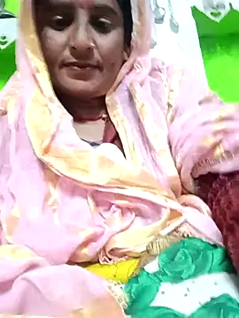 Quin_love143's cam snapshot