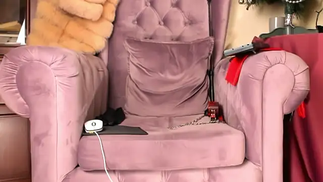 LadyLeather's cam snapshot