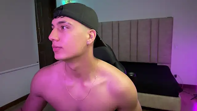 CHRIS_MORGAN1's cam snapshot