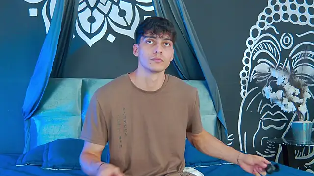 AlessioVitale's cam snapshot