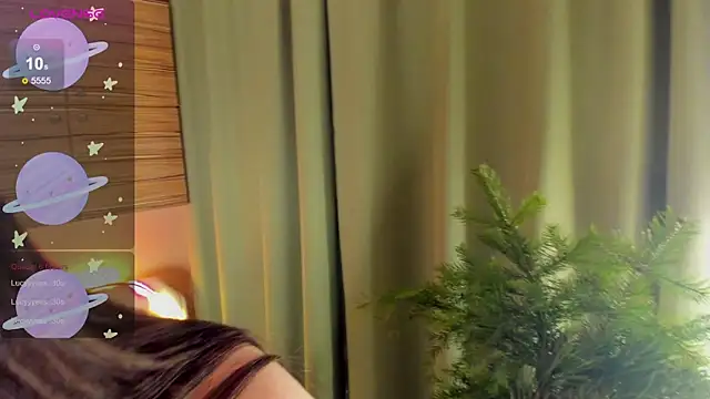 Alice_next_door's cam snapshot