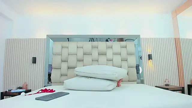 noah_pariss's cam snapshot