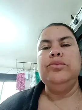 yaneth_'s cam snapshot