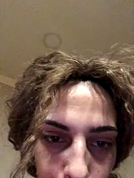 WhiTEChocOlaTE23's cam snapshot