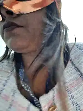 SIMIHOT's cam snapshot