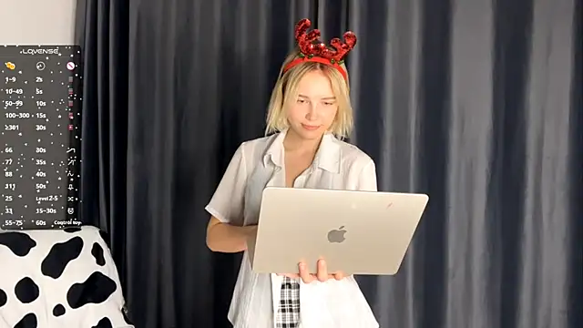 MelodyImam's cam snapshot