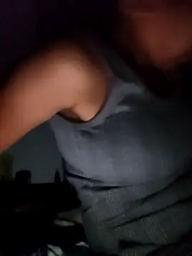 Hotty-Nidhi's cam snapshot