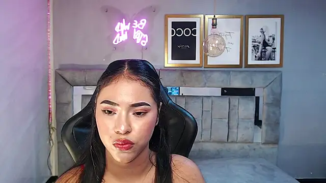 Kendall_Queen_v's cam snapshot