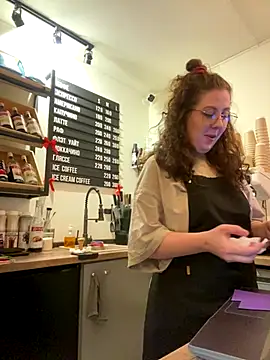 cinnabon_'s cam snapshot