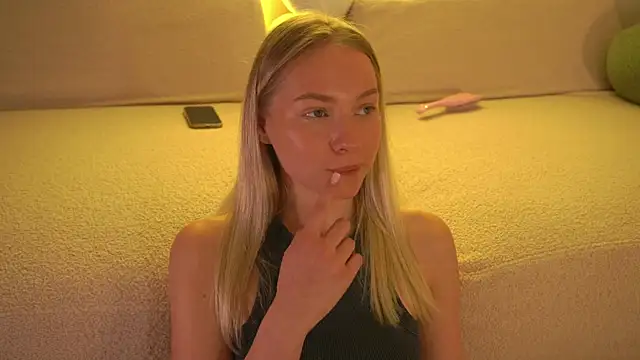 -Snowwwy-'s cam snapshot